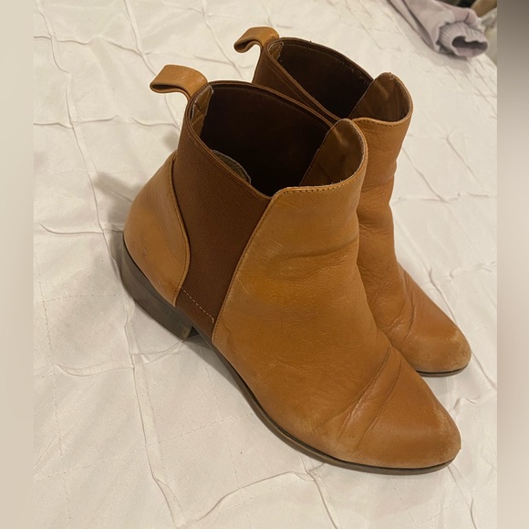 Seychelles Ukulele Boot - Picture 4 of 8